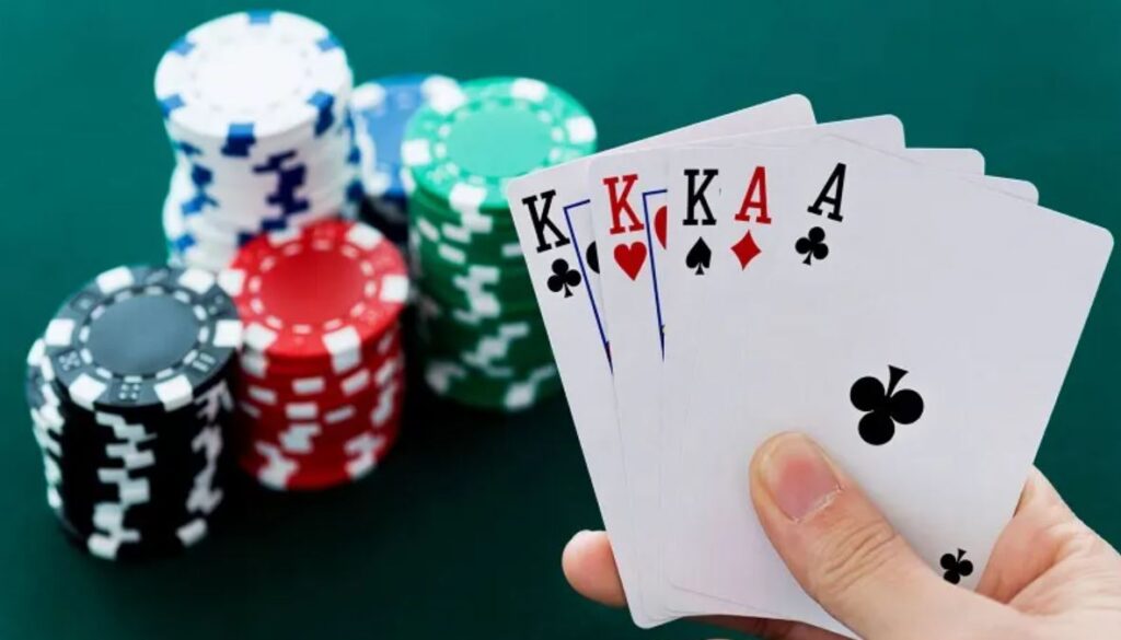 Chiến thuật tour poker cướp pot  - cách áp dụng 